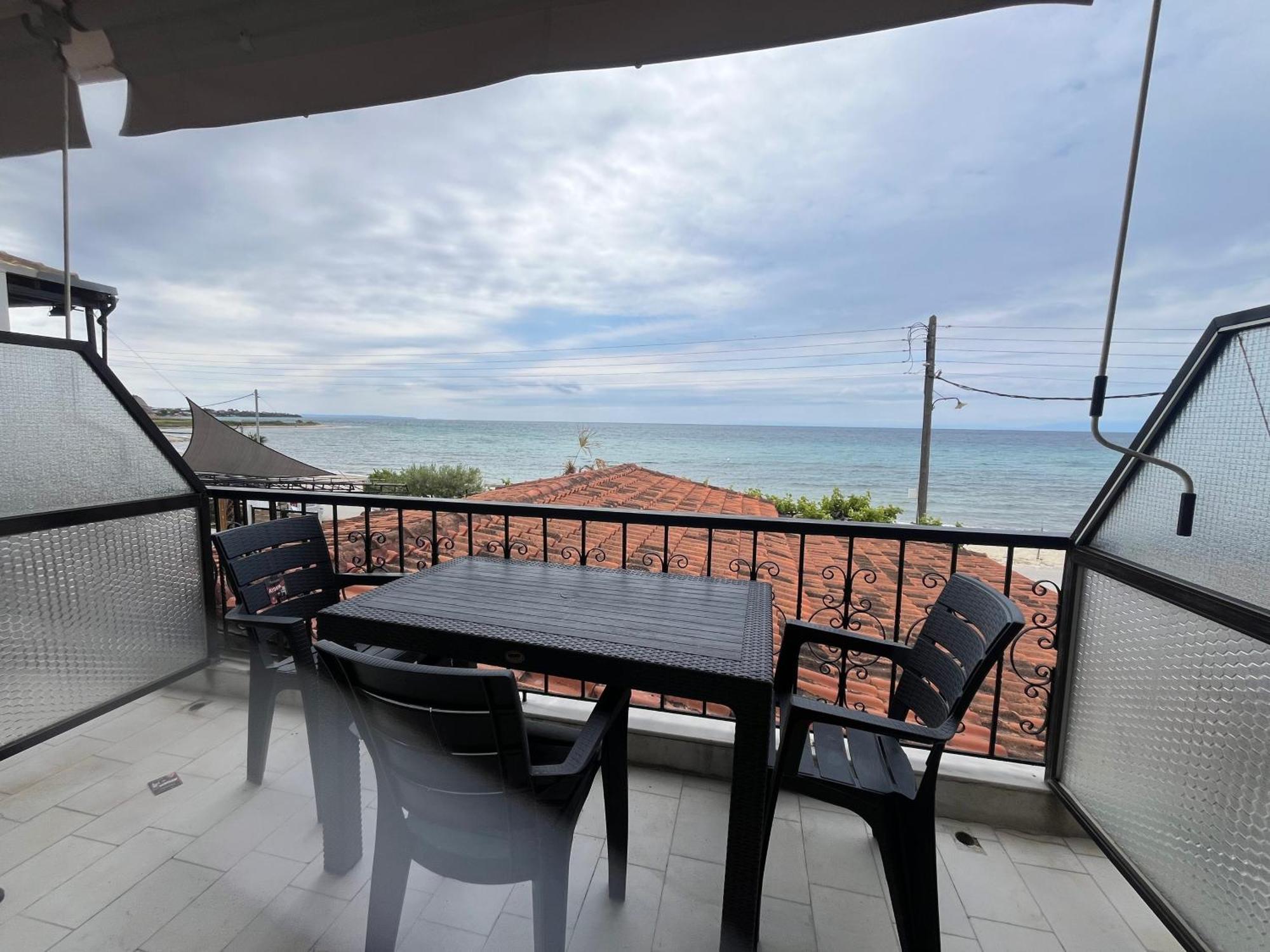 Okkio Sea View Apartamento Vergia Exterior foto
